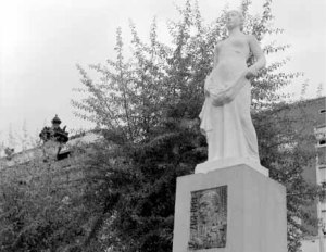 estatua Dr. Martí i Julià